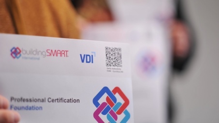 buildingSMART Deutschland und der VDI setzen ihre erfolgreiche Kooperation im Bereich Zertifizierung fort.