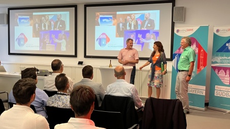 Bernd Gmeiner, Diana Lang und Prof. Wolfram Stephan (v. l. n. r.) begrüßen von Seiten der buildingSMART-Regionalgruppen Bayerns zum 3. BIM-Erfahrungsaustausch in Nordbayern.